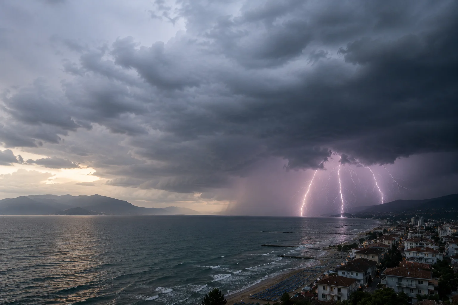 Unwetter Italien:Morgen drohen schwere Gewitter an der Adria
