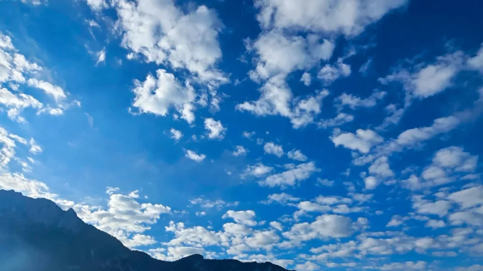Wetter Tirol: Kaltfront, Nordföhn und viel Sonne