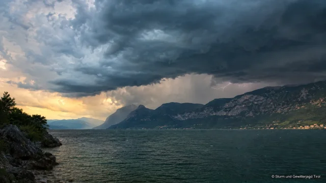 Hagelgefahr am Gardasee: Heute Abend drohen Unwetter – AKUT!