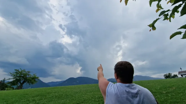 Wetter Tirol heute: Neue Gewitter vor Kaltfront am Dienstag!