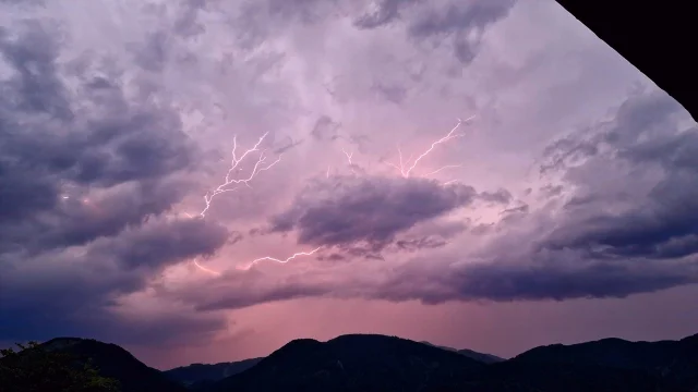 Warum die mächtigsten Quellwolken in Tirol meist erst ab März entstehen.