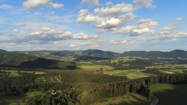 Wetter Tirol heute: Wolken, Schauer und föhnig im Süden