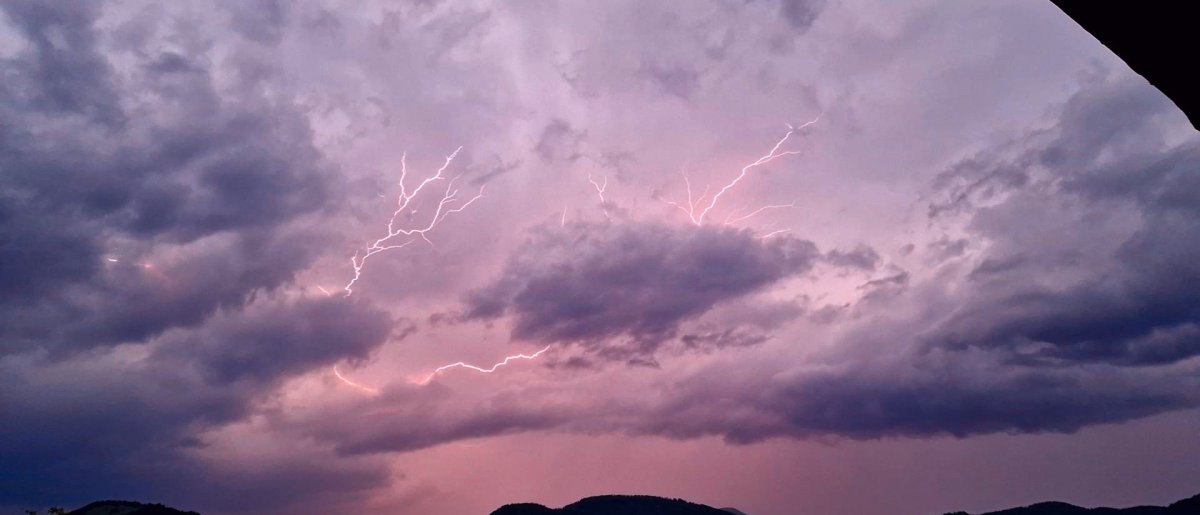 Warum die mächtigsten Quellwolken in Tirol meist erst ab März entstehen.