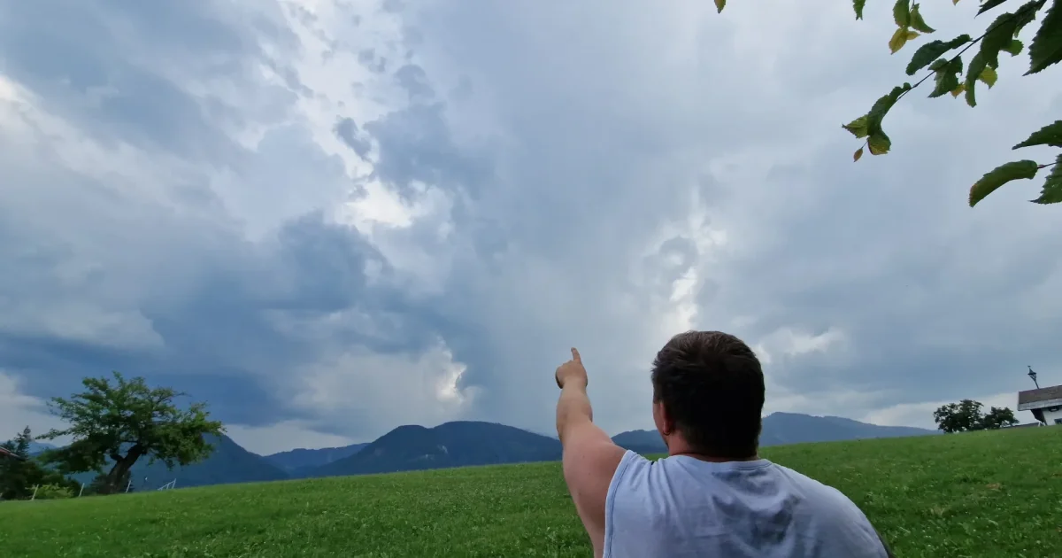 Wetter Tirol heute: Neue Gewitter vor Kaltfront am Dienstag!