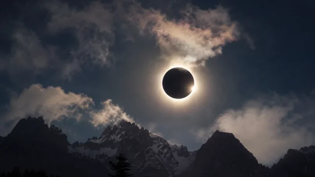 Partielle Sonnenfinsternis 2026: Spielt Tirols Wetter mit?